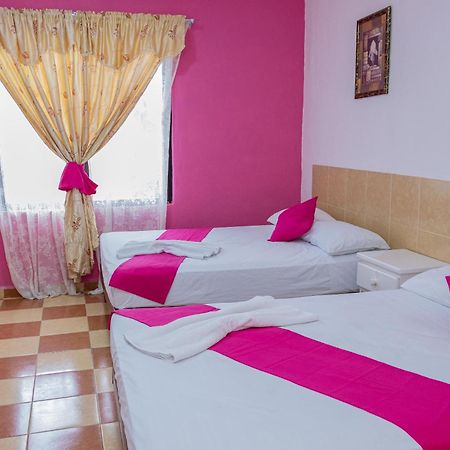 Oyo Hotel Marias,Aeropuerto Internacional De 체투말 외부 사진