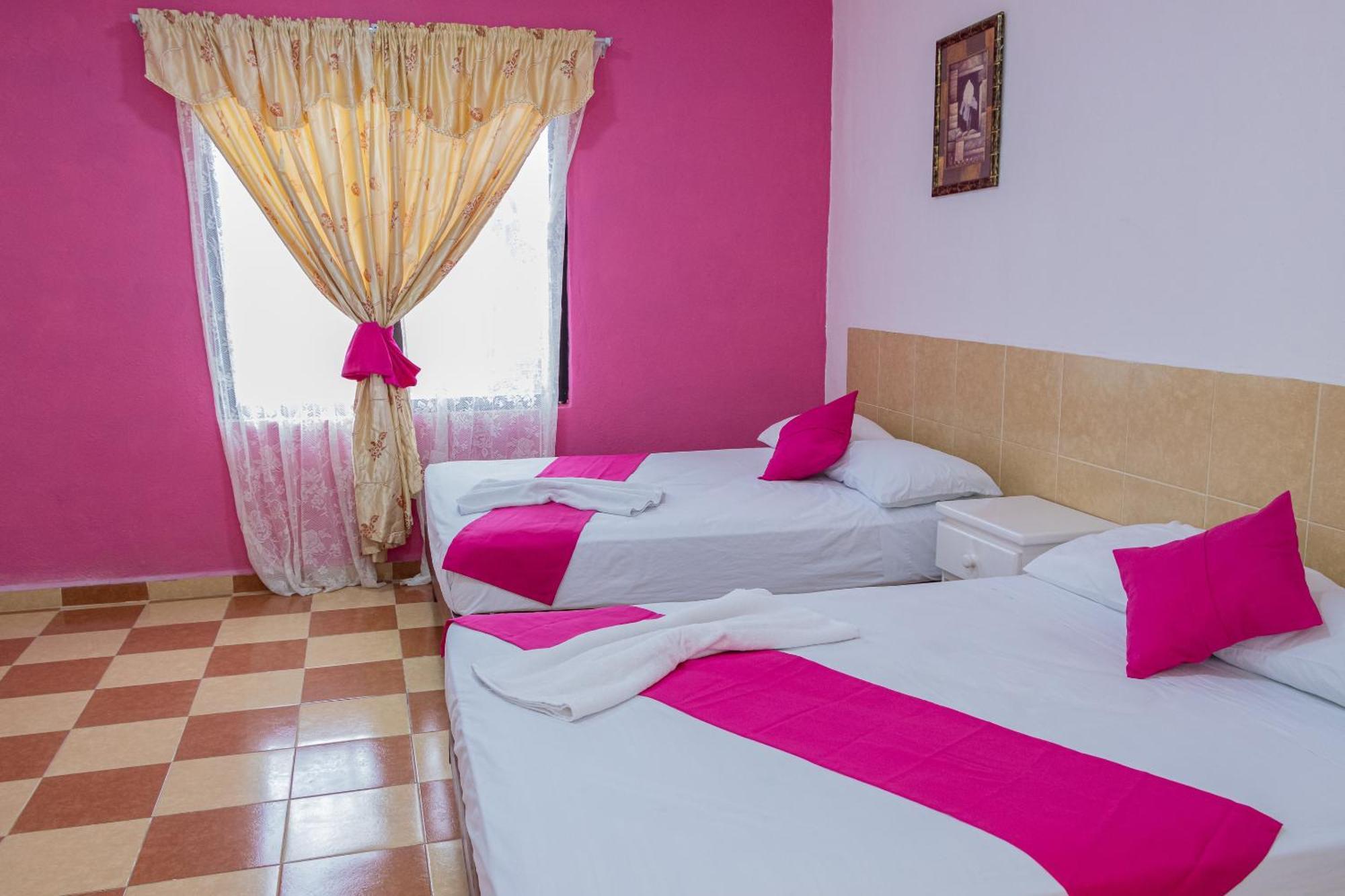 Oyo Hotel Marias,Aeropuerto Internacional De 체투말 외부 사진