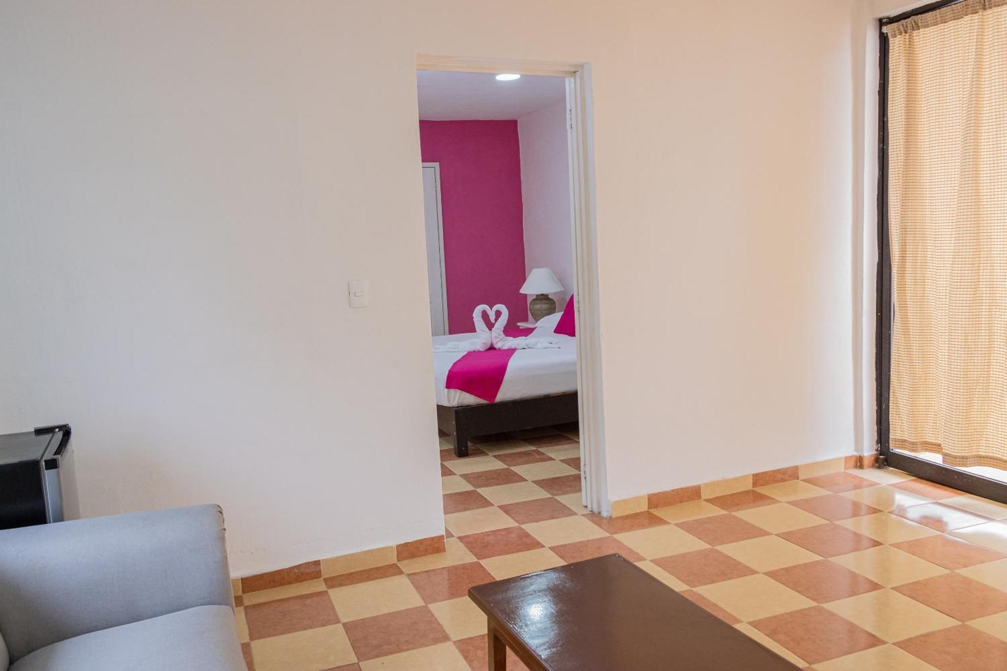 Oyo Hotel Marias,Aeropuerto Internacional De 체투말 외부 사진