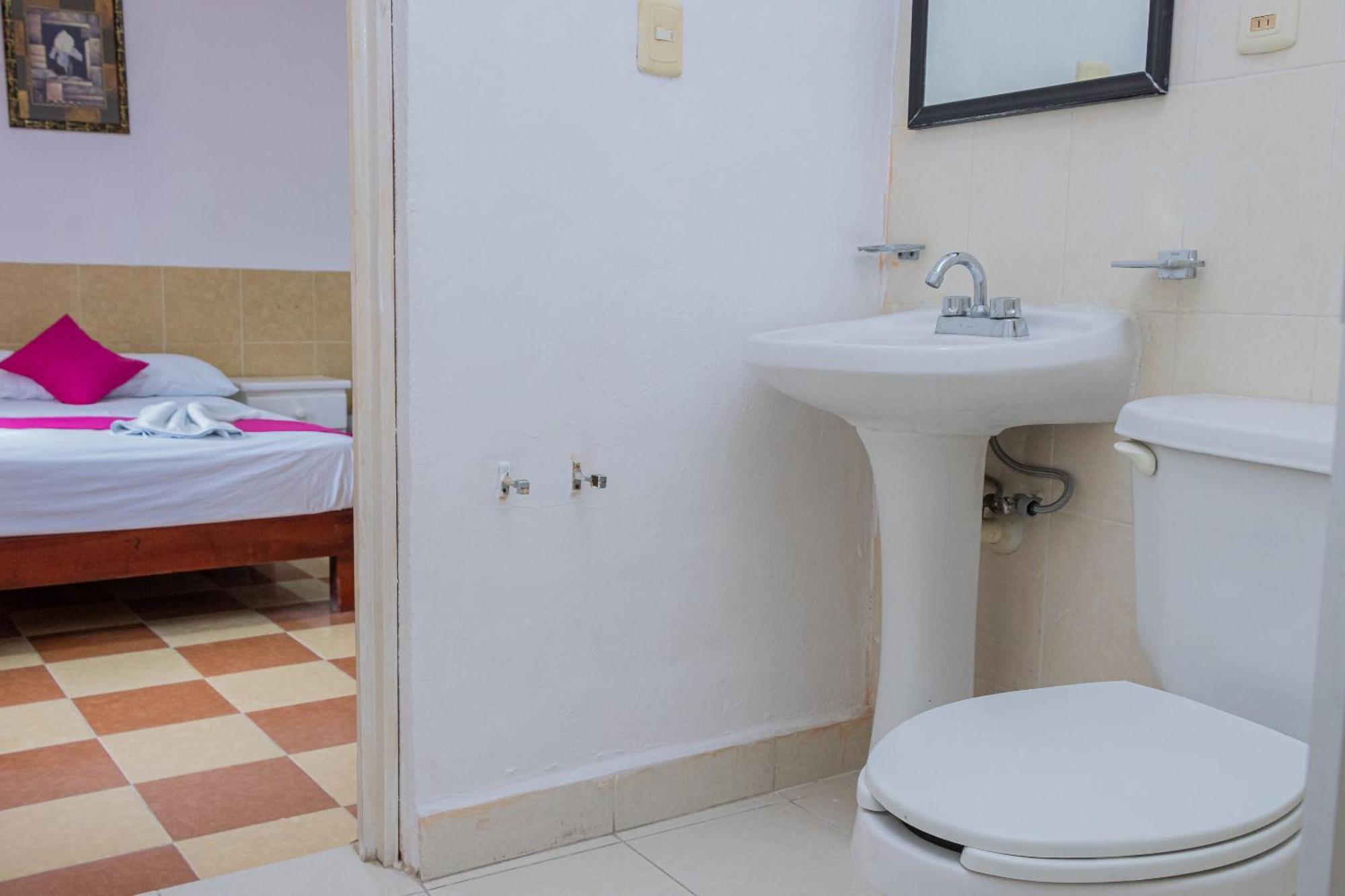 Oyo Hotel Marias,Aeropuerto Internacional De 체투말 외부 사진