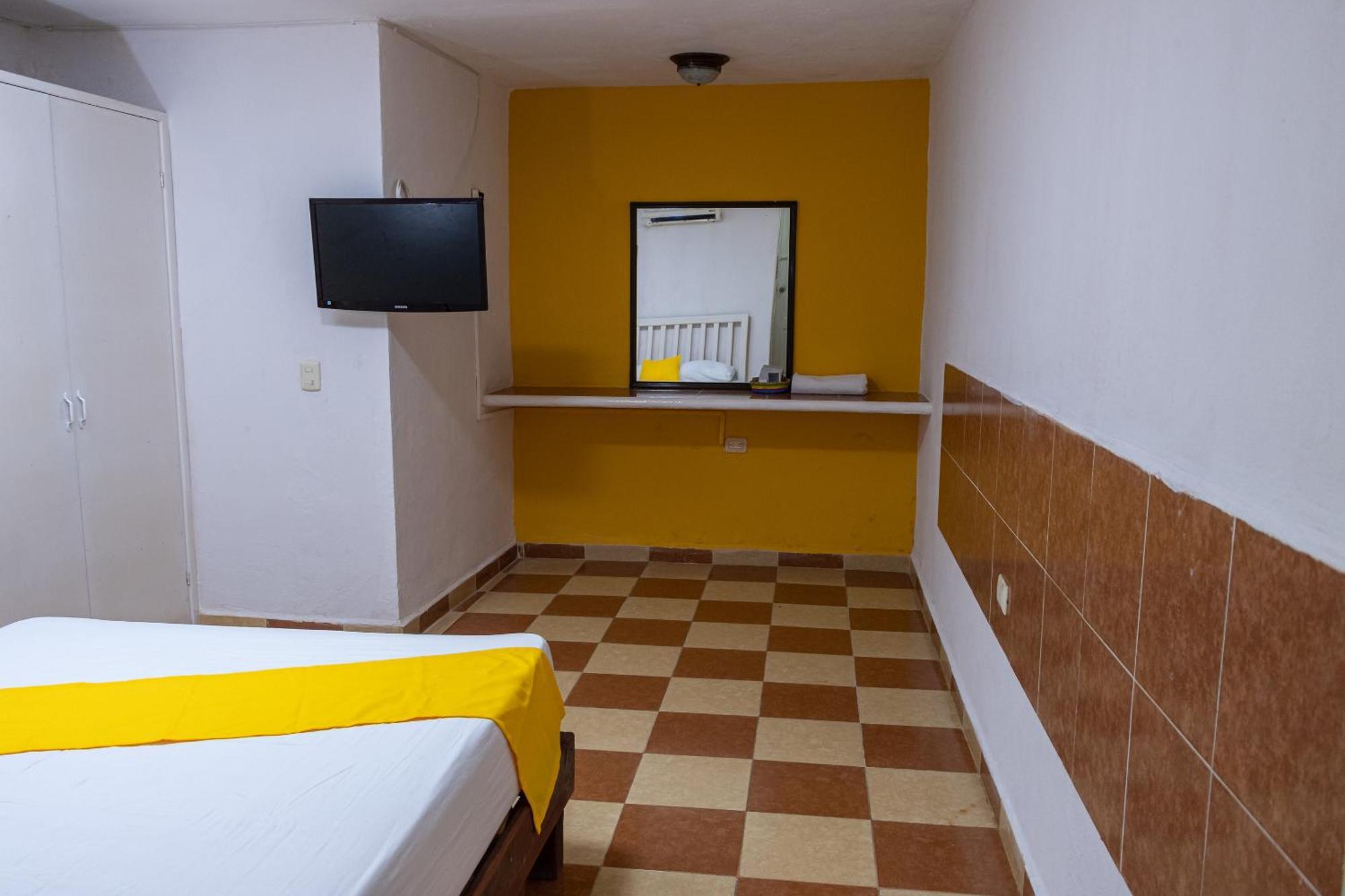 Oyo Hotel Marias,Aeropuerto Internacional De 체투말 외부 사진