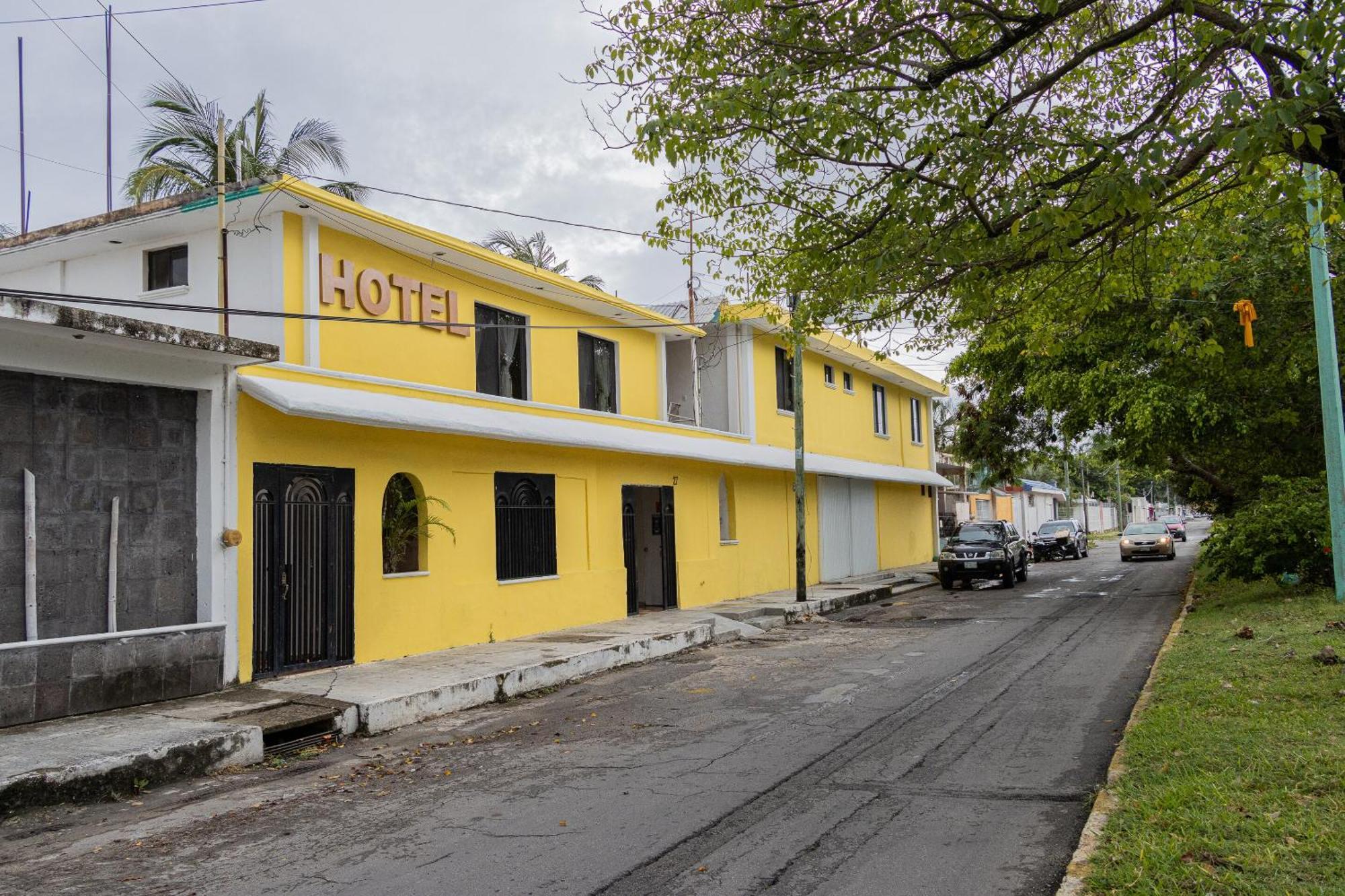 Oyo Hotel Marias,Aeropuerto Internacional De 체투말 외부 사진