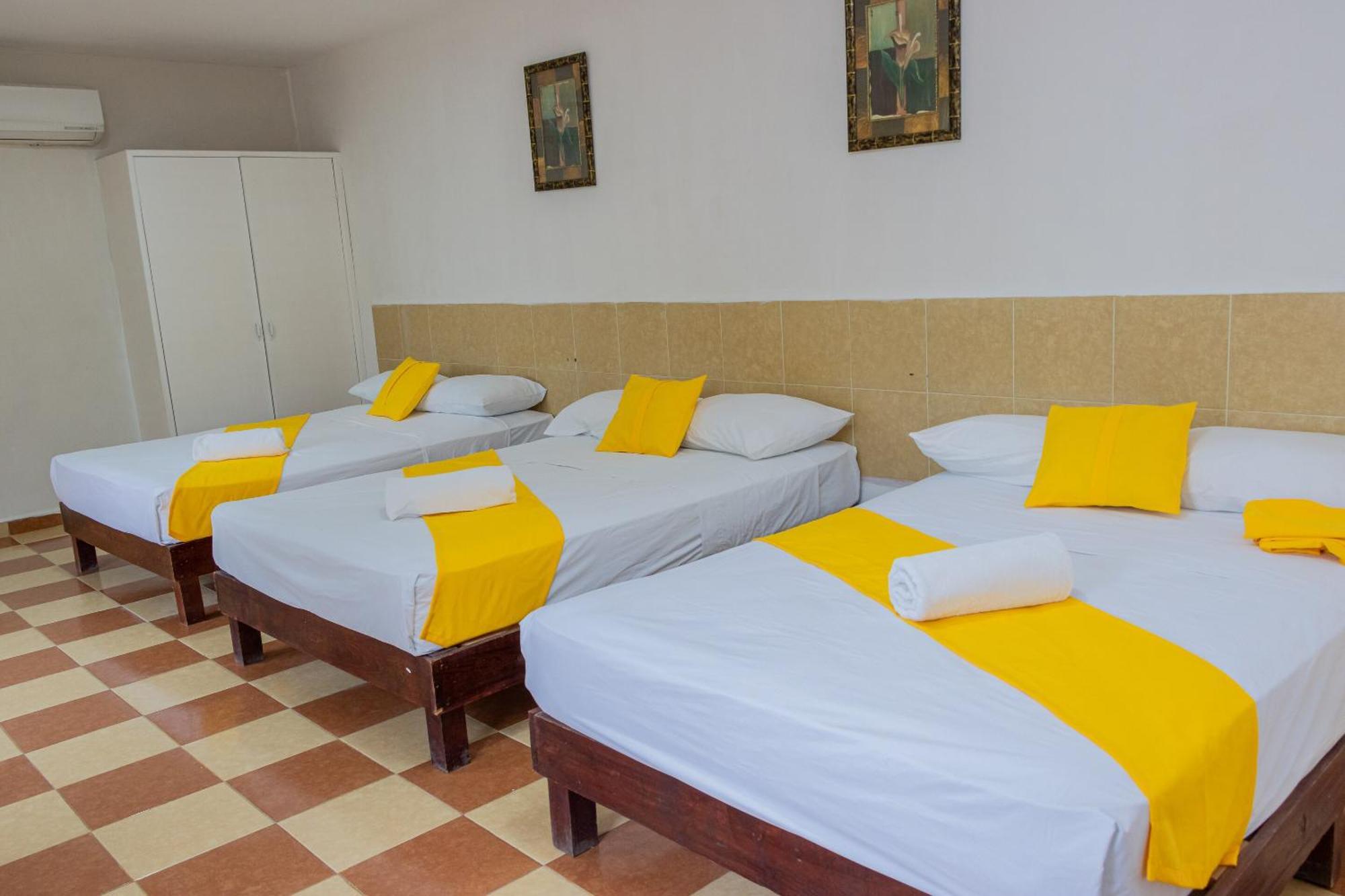 Oyo Hotel Marias,Aeropuerto Internacional De 체투말 외부 사진