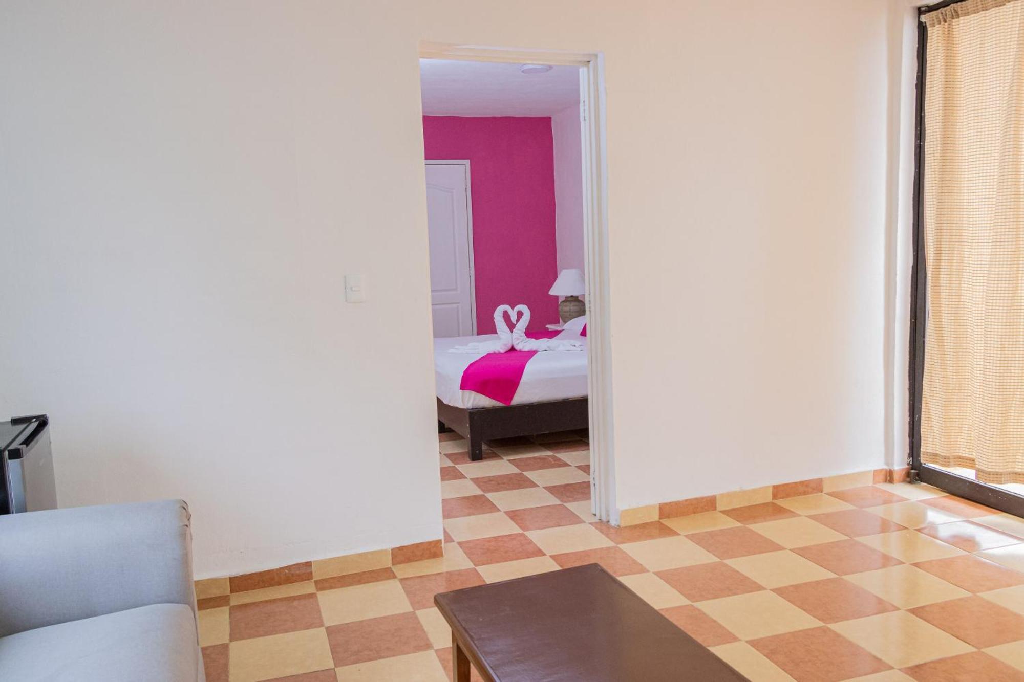 Oyo Hotel Marias,Aeropuerto Internacional De 체투말 외부 사진