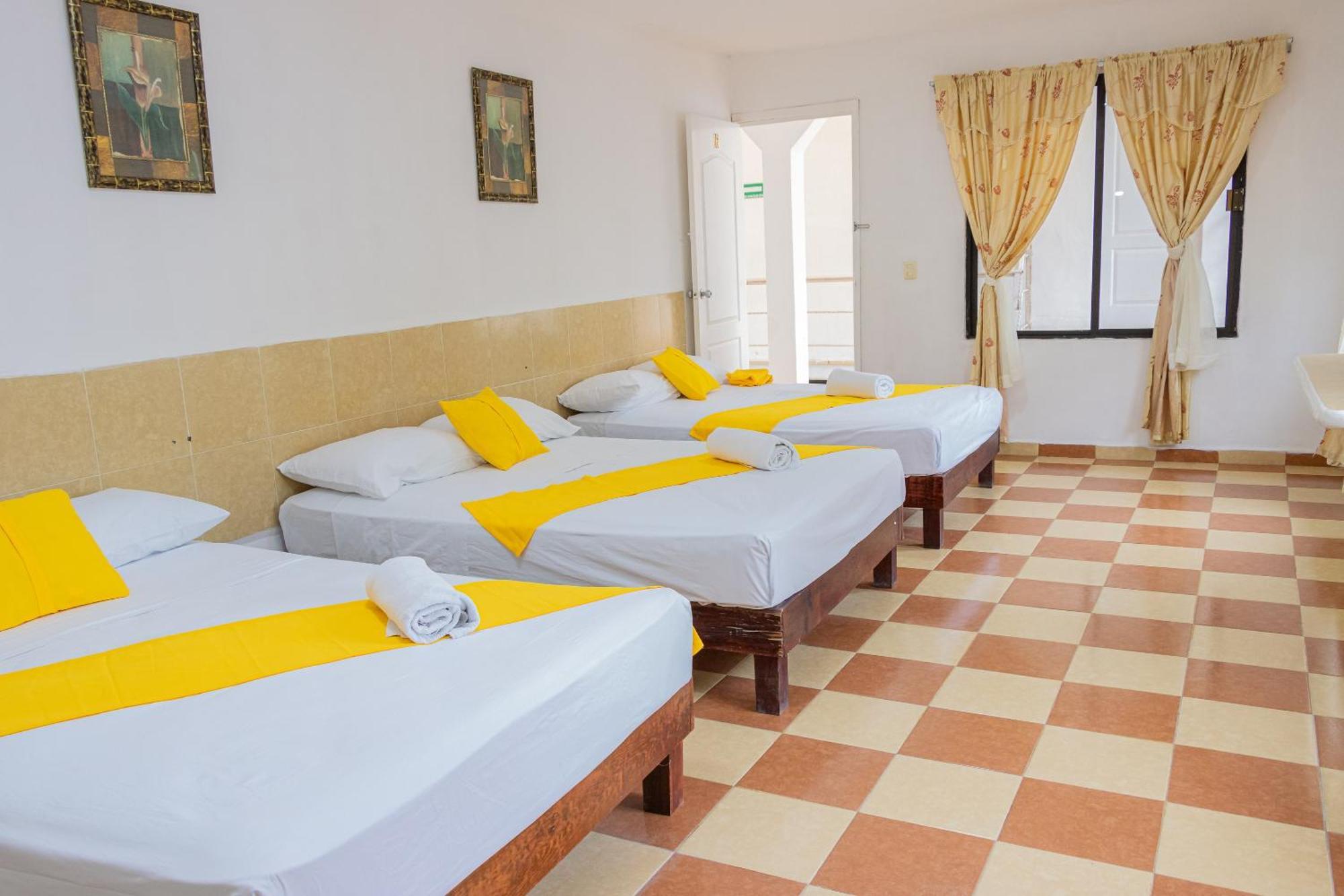 Oyo Hotel Marias,Aeropuerto Internacional De 체투말 외부 사진
