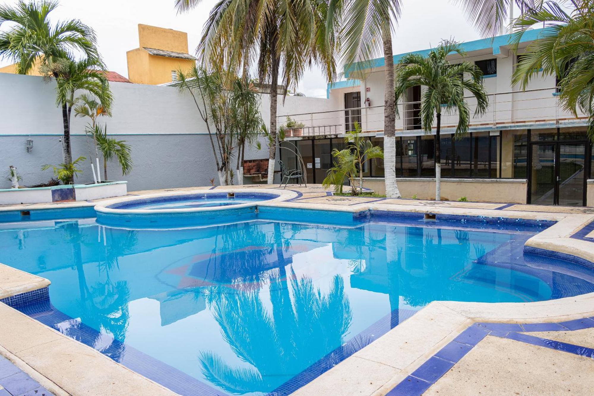 Oyo Hotel Marias,Aeropuerto Internacional De 체투말 외부 사진