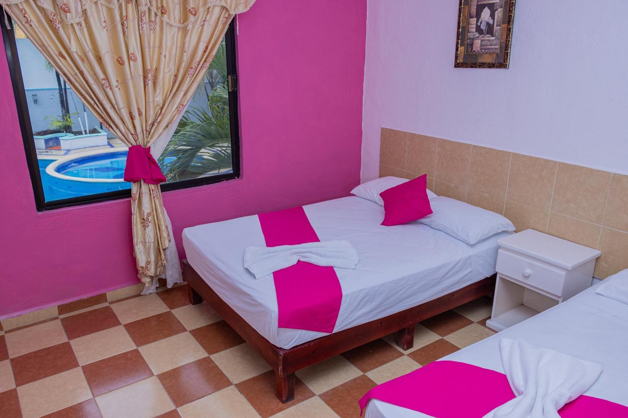 Oyo Hotel Marias,Aeropuerto Internacional De 체투말 외부 사진
