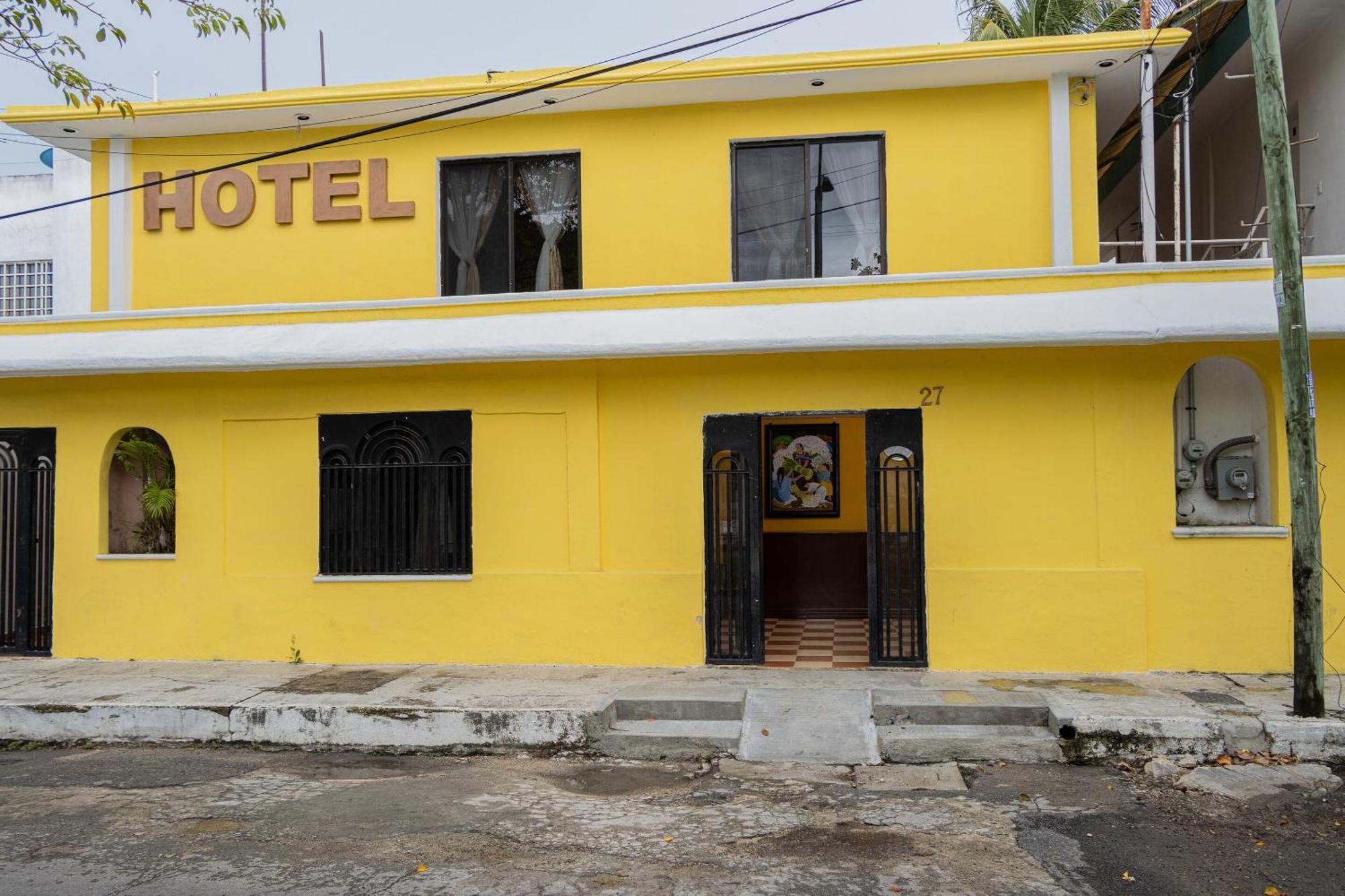 Oyo Hotel Marias,Aeropuerto Internacional De 체투말 외부 사진