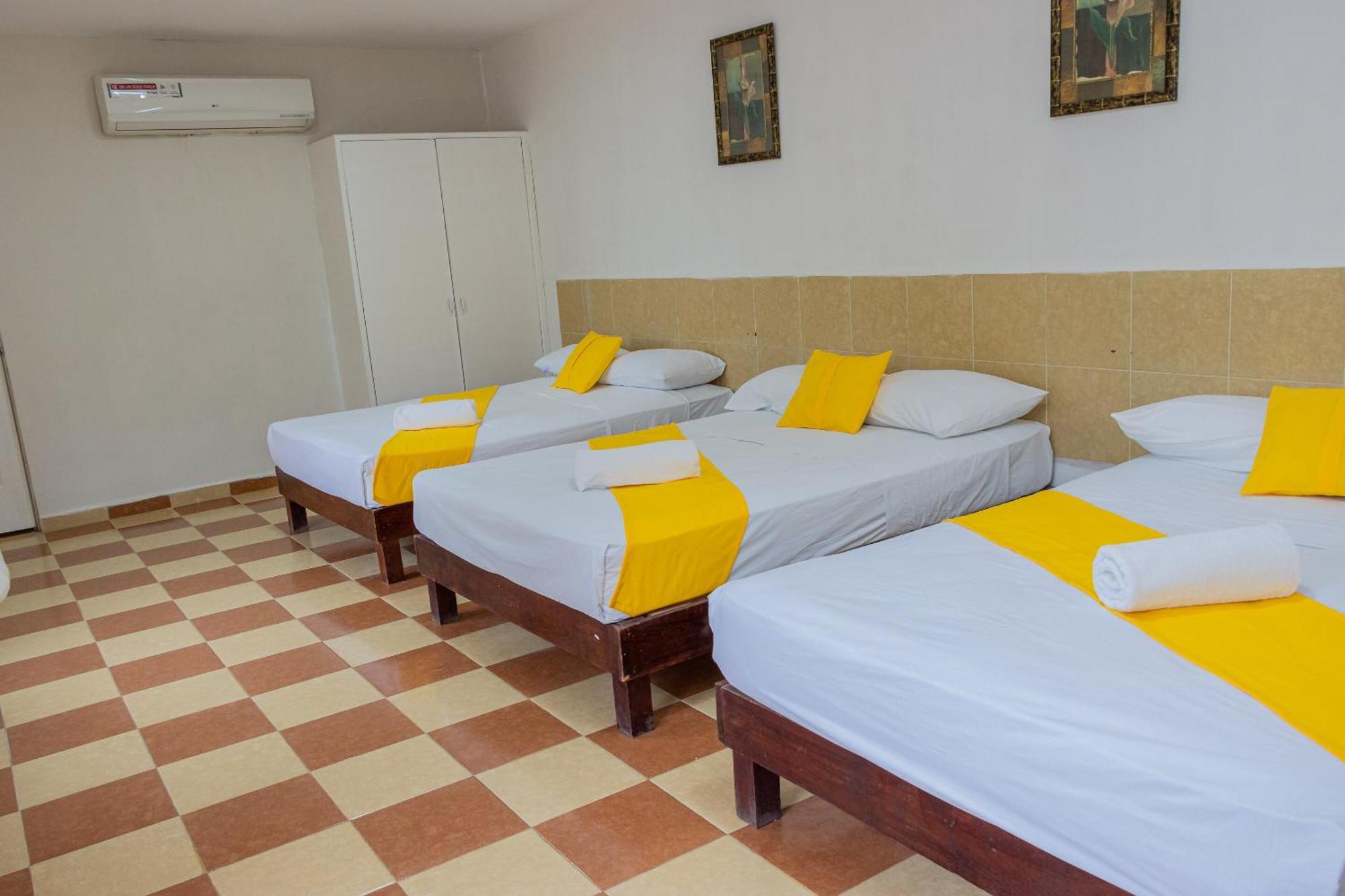 Oyo Hotel Marias,Aeropuerto Internacional De 체투말 외부 사진
