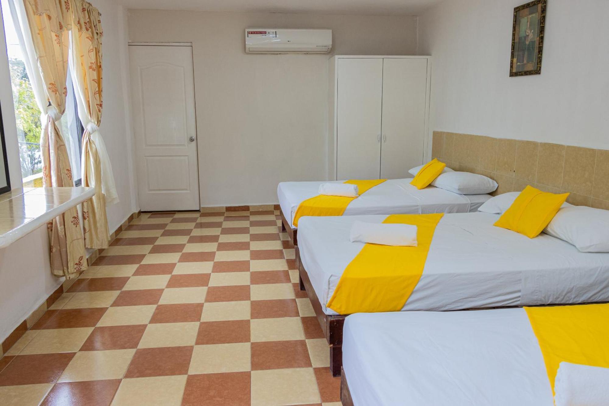 Oyo Hotel Marias,Aeropuerto Internacional De 체투말 외부 사진
