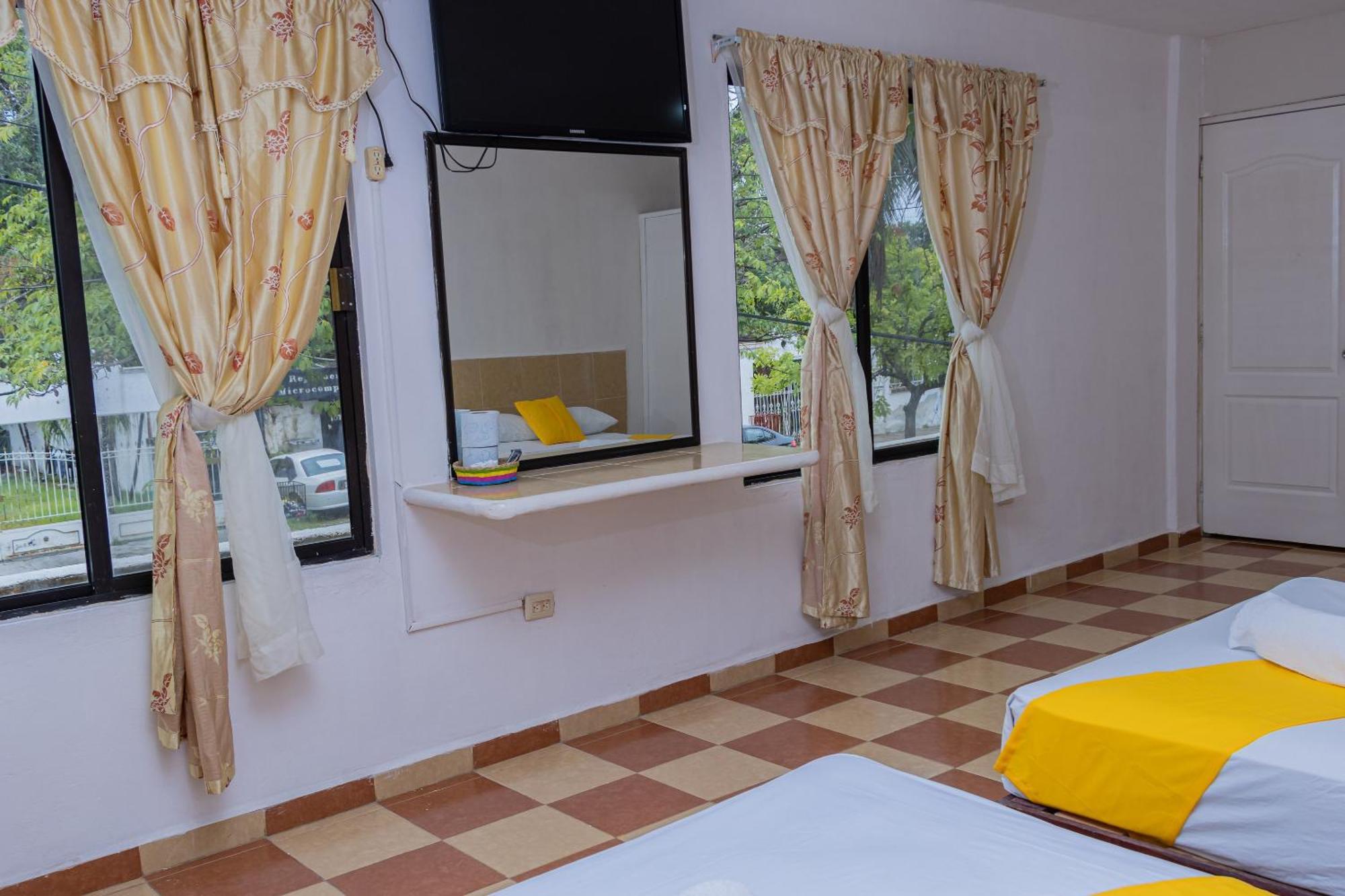 Oyo Hotel Marias,Aeropuerto Internacional De 체투말 외부 사진